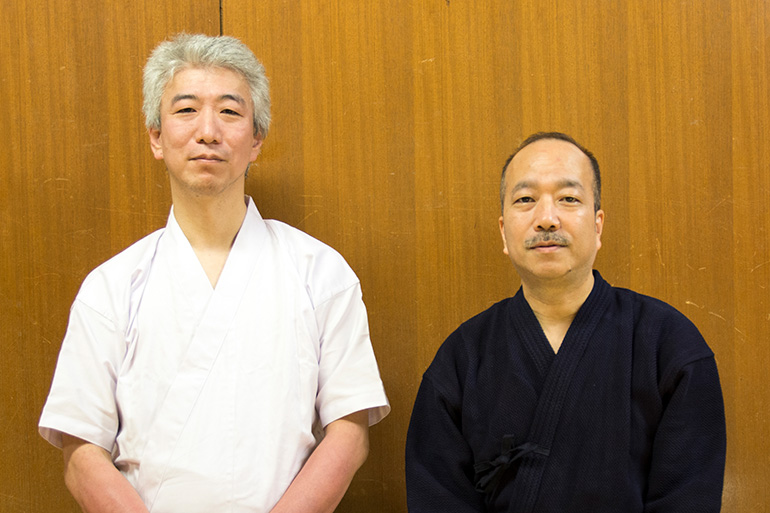 写真右|岡本さとる　左|並木和也（直心影流 空雲会 師範）